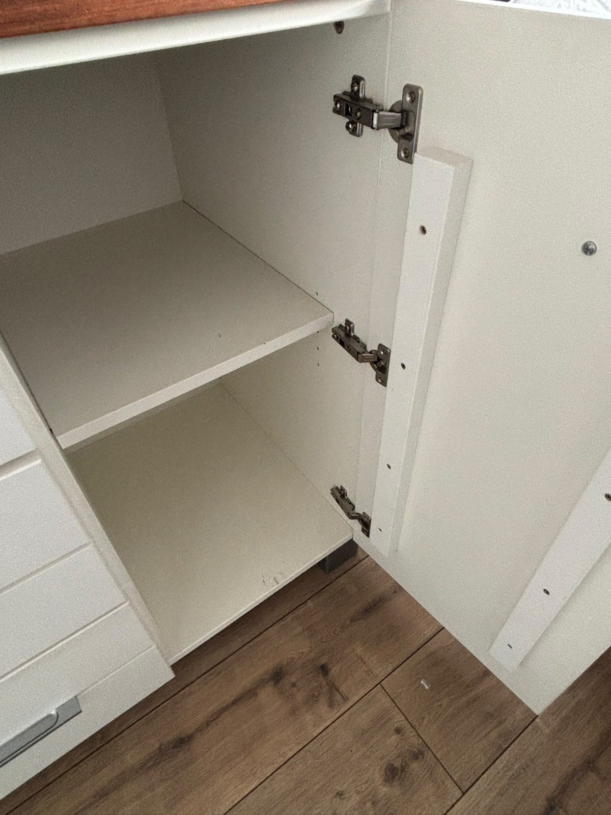 Foto 6 van Dressoir/Commode en Kledingkast - Wit