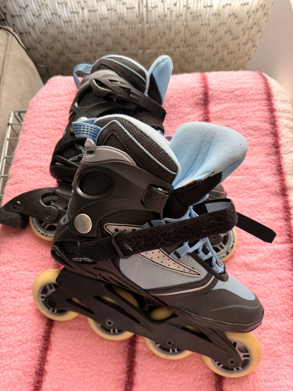 blauwen skeelers maat 39, Sport en Fitness, Overige merken, Ophalen of Verzenden, Zo goed als nieuw, Inline skates 4 wielen