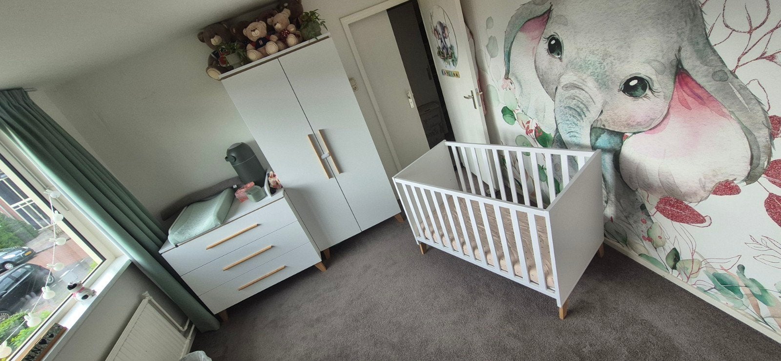 Complete babykamer: ledikant, commode en kledingkast, Kinderen en Baby's, Kinderkamer | Complete kinderkamers, Ophalen, Zo goed als nieuw