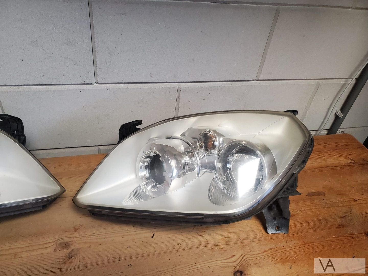 Opel Tigra 2004 - 2010 koplamp links zilver met ribbel €100, Gebruikt, -, -, Opel