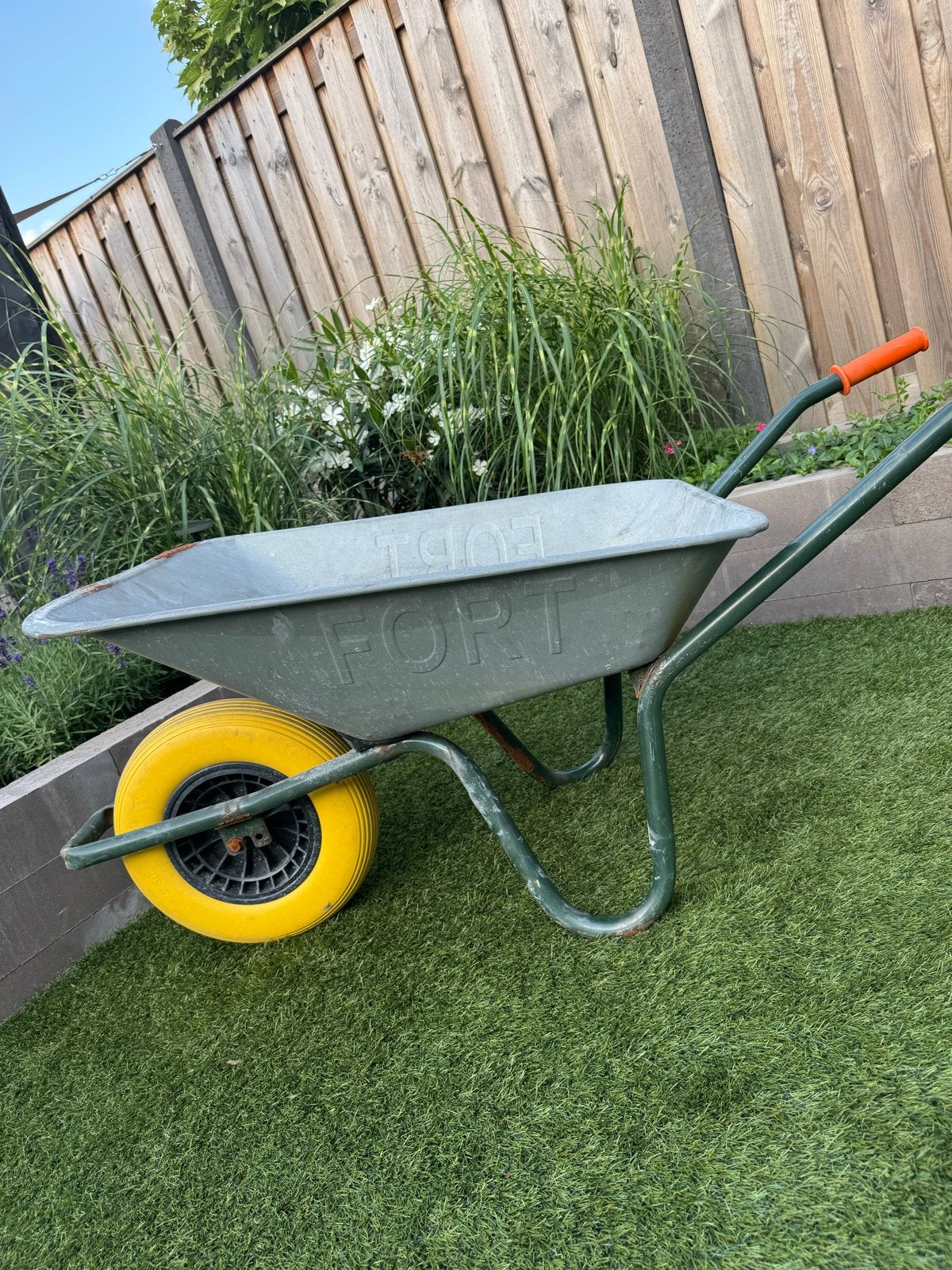 Fort Kruiwagen 85 liter met antilekwiel, Tuin en Terras, Kruiwagens, Ophalen, Gebruikt, Handmatig, Eenwielig