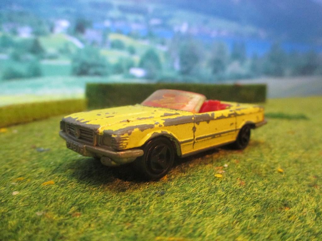1:64 Mercedes Benz R107 W107 350SL Majorette geel, Ophalen of Verzenden, Gebruikt, Auto