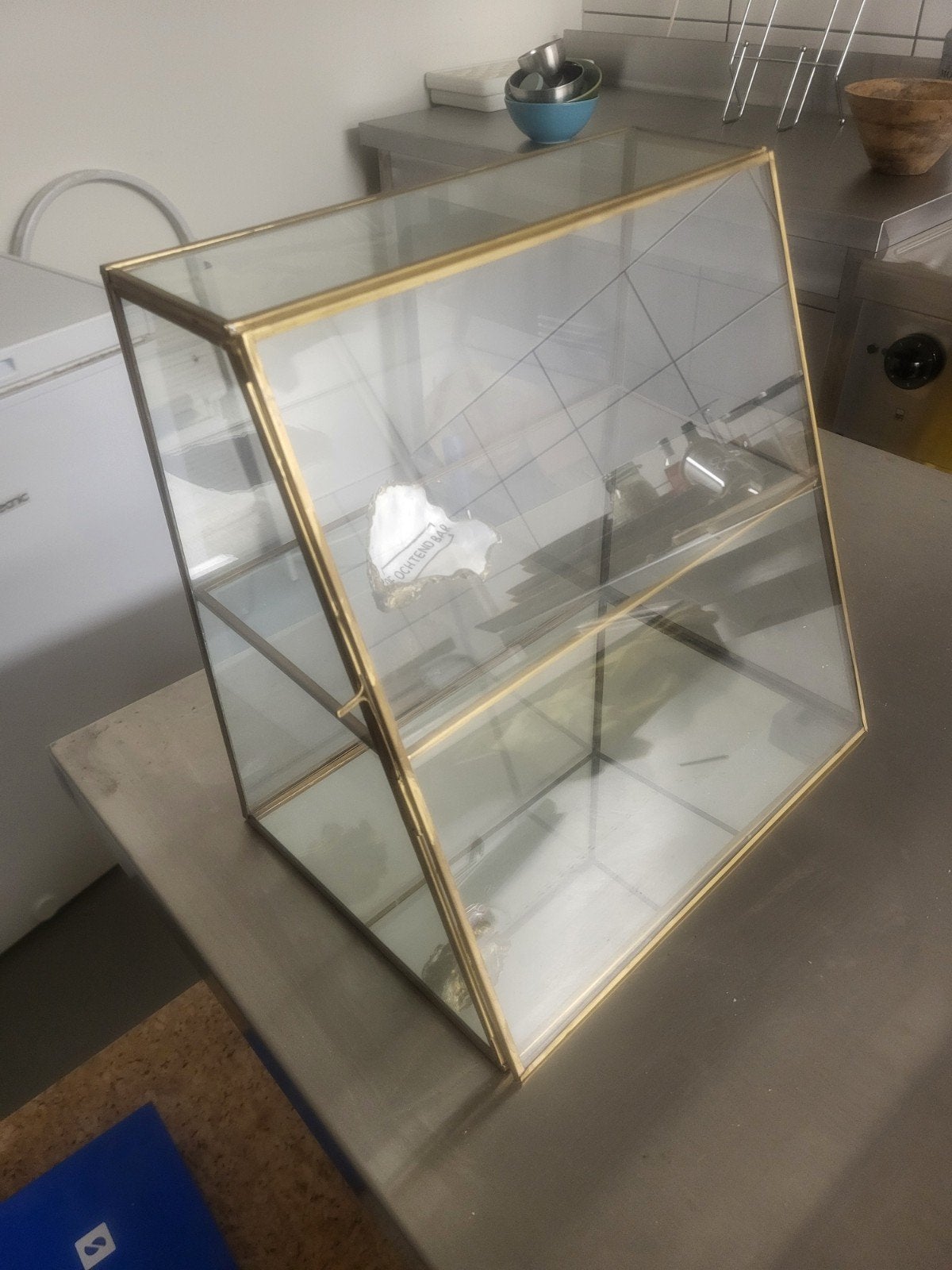 Sissy-Boy glazen vitrinekastje met messing frame, Ophalen, Minder dan 50 cm, Gebruikt, Glas