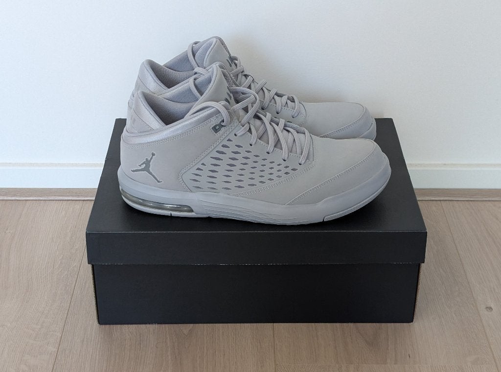 Grijze Jordan Flight Origin 4 sneakers maat 45 (Nieuw), Kleding | Heren, Overige kleuren, Sportschoenen, Air Jordan, Nieuw