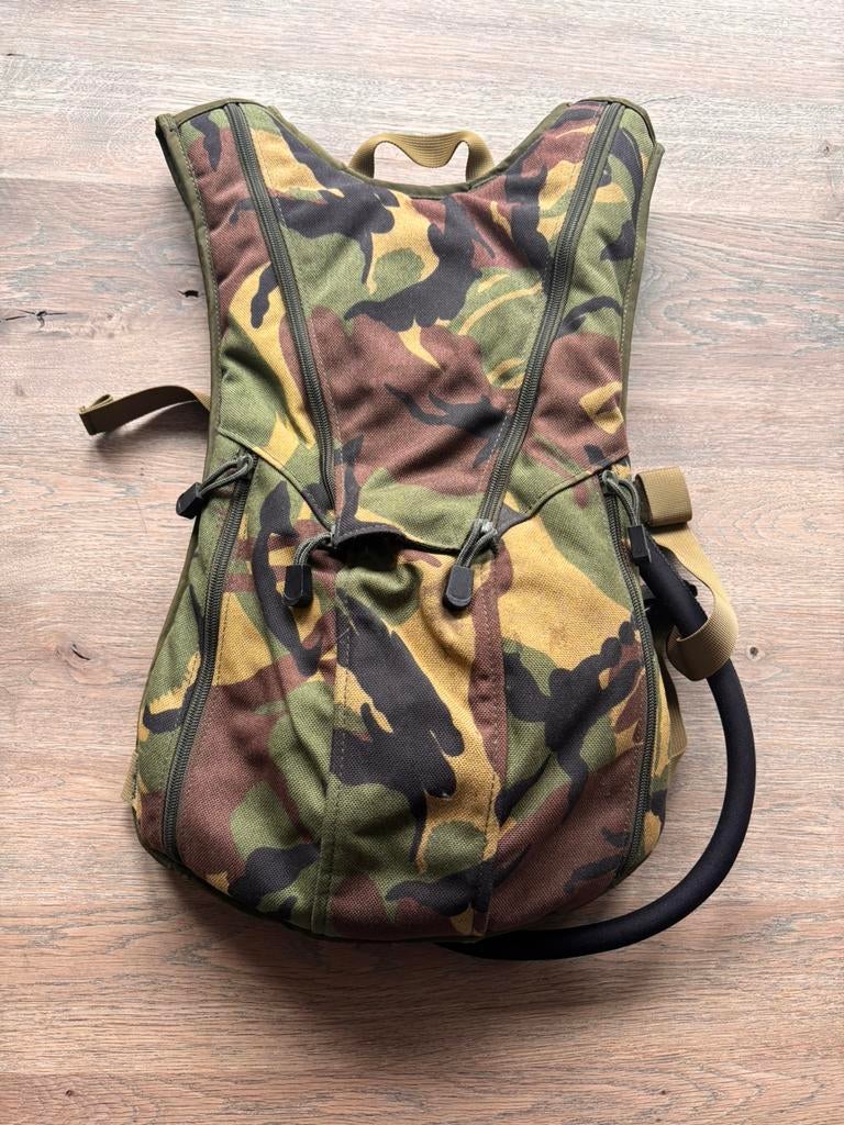 Camelbak legerprint drinkwaterrugzak, Verzenden, Zo goed als nieuw