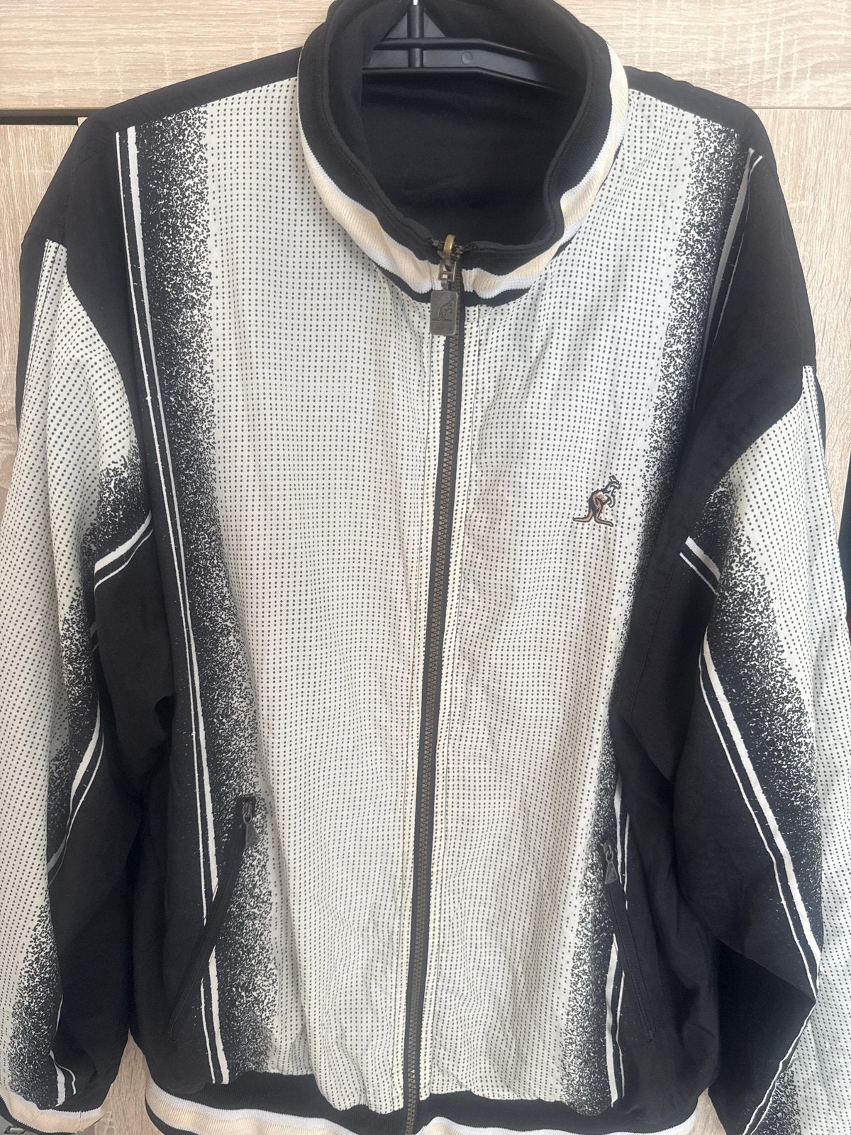 Vintage  australian  trainingsjack - Zwart/Wit, Maat L-XL, Ophalen of Verzenden, Gedragen, Maat 52/54 (L), Zwart