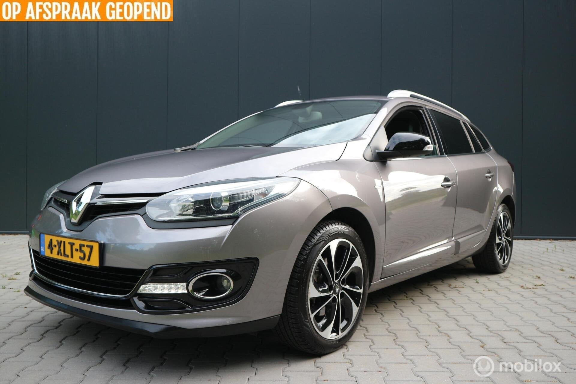 Renault Megane Estate 1.2 TCe Bose ECC/NAVIGATIE/TREKHAAK, Voorwielaandrijving, Euro 5, Gebruikt, 4 cilinders