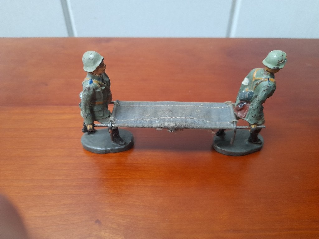 Antiek speelgoed duitse soldaten elastolin, Verzenden