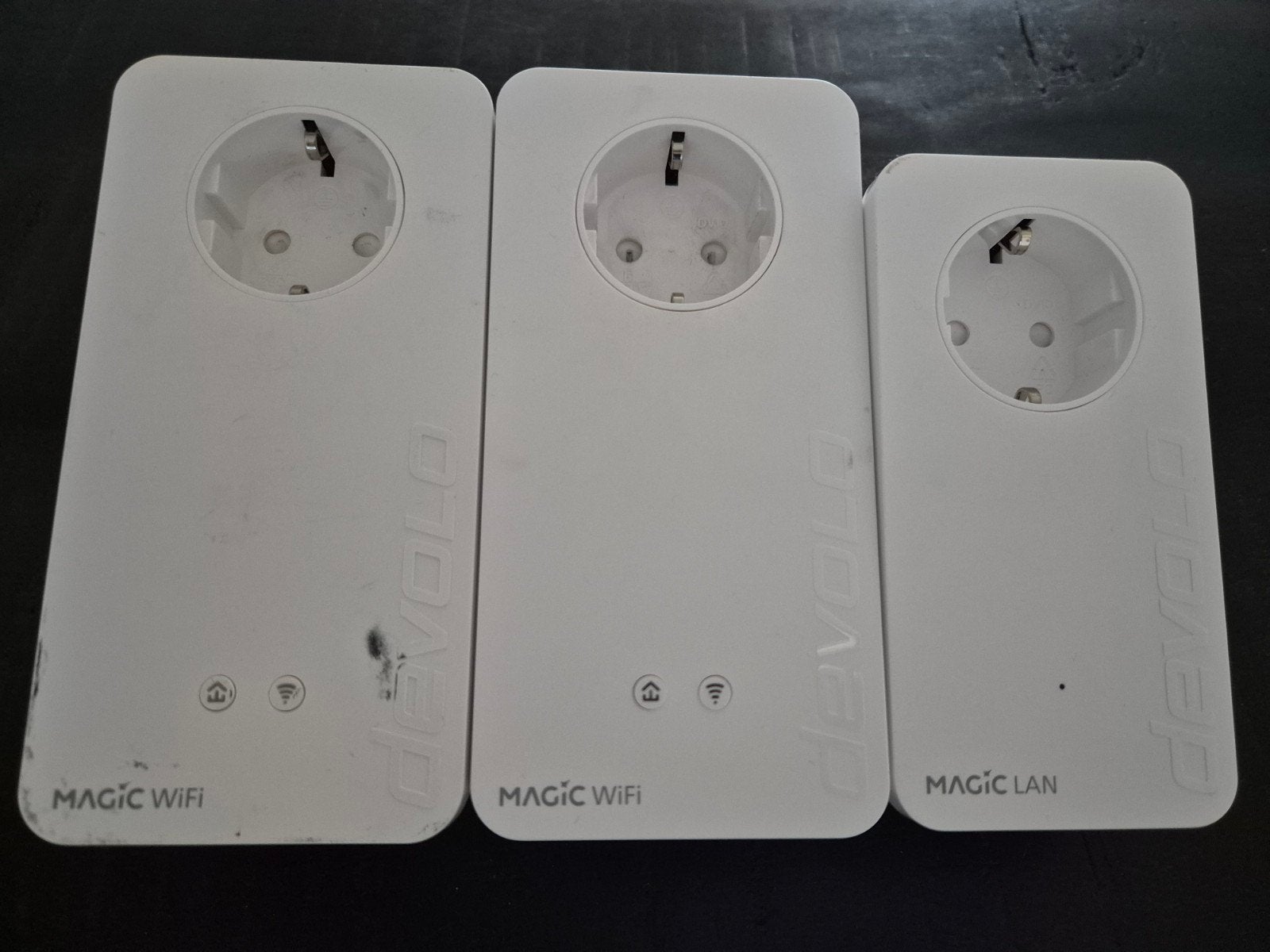 Devolo Magic WiFi en Magic LAN Powerline Adapters, Ophalen of Verzenden, Gebruikt, Router, Devolo