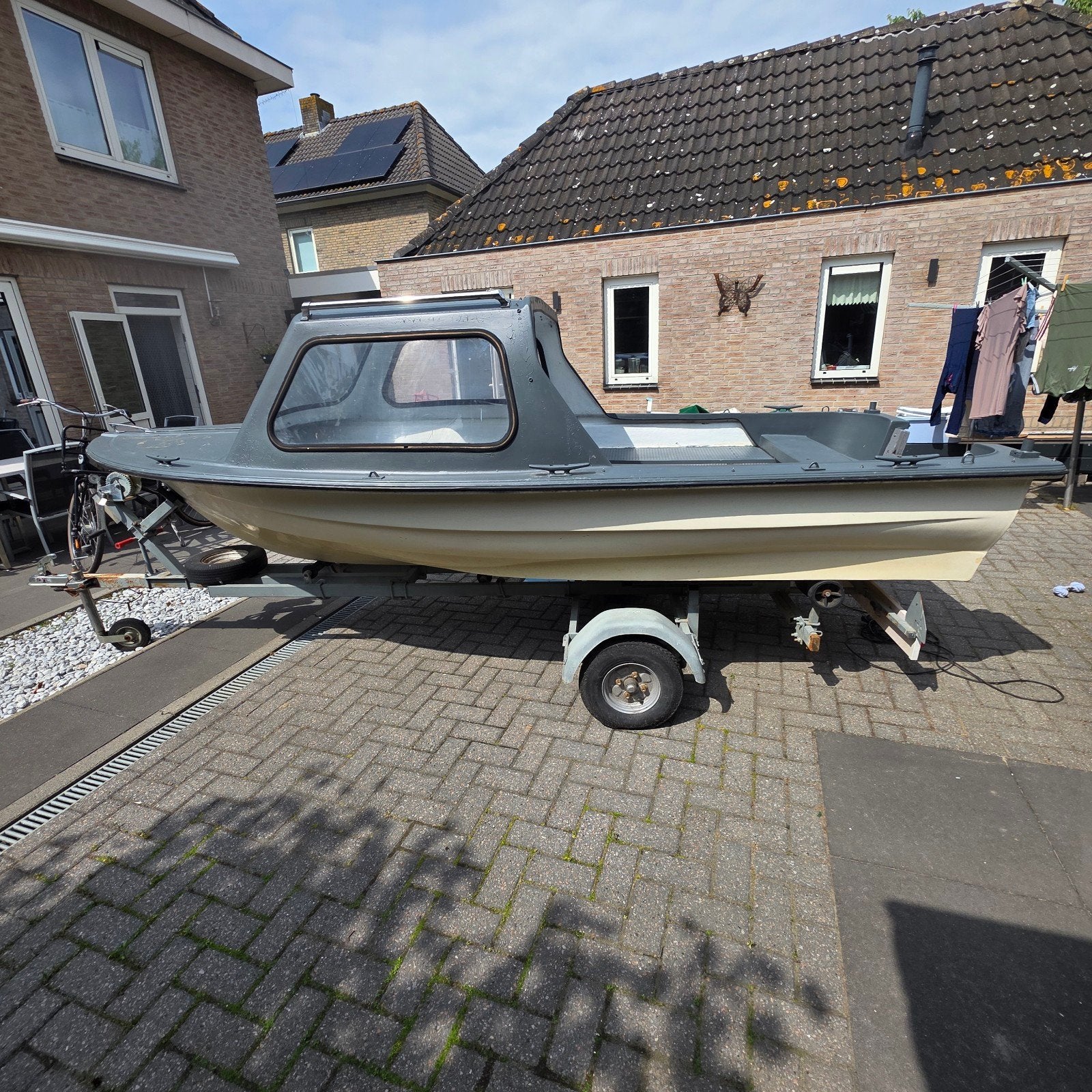 Vis/kajuitbootje, Ophalen