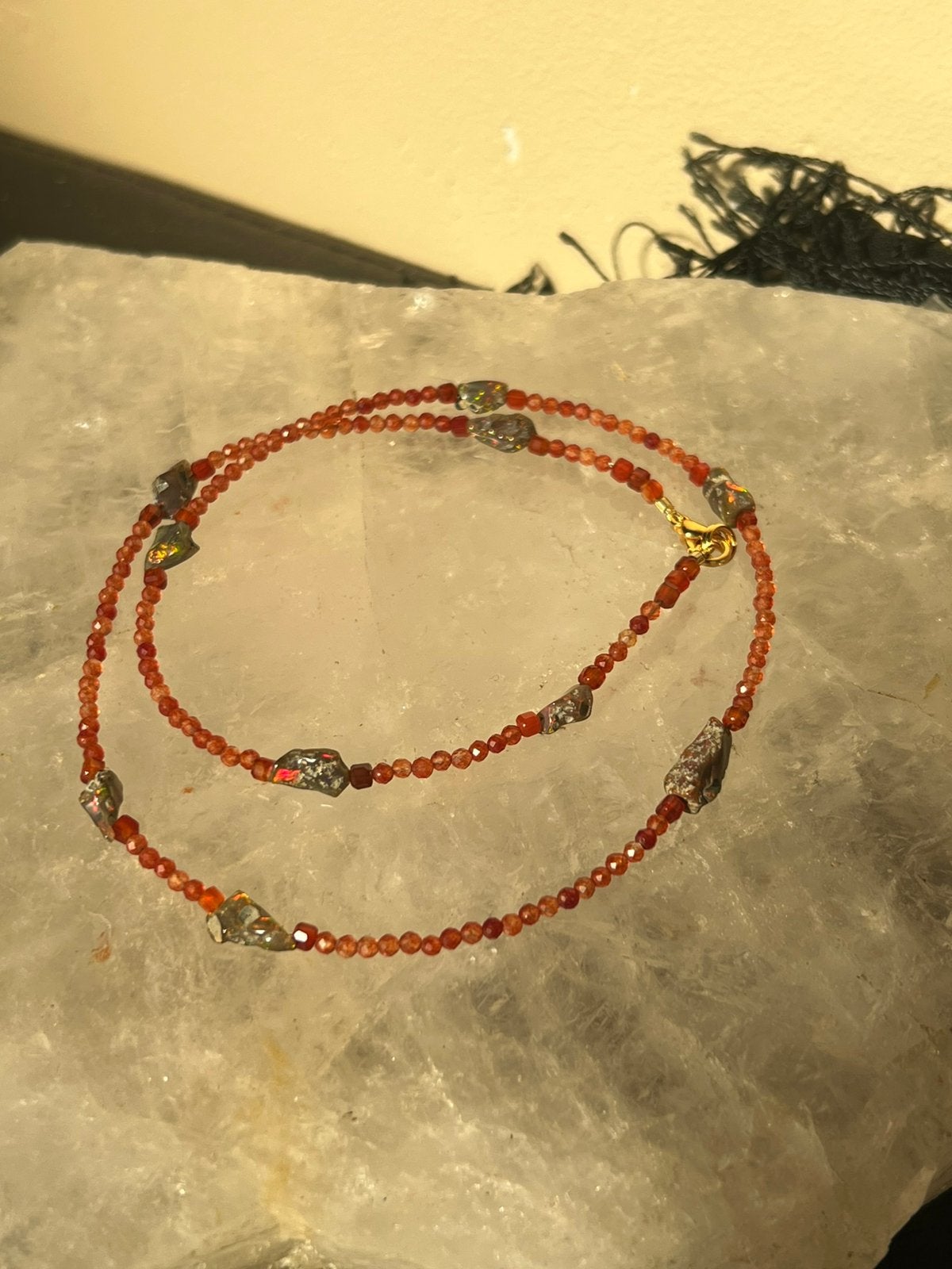Edelopaal opaal vuuropaal ruw carneool beschermt power uniek, Sieraden, Tassen en Uiterlijk, Kettingen, Nieuw, Ophalen of Verzenden