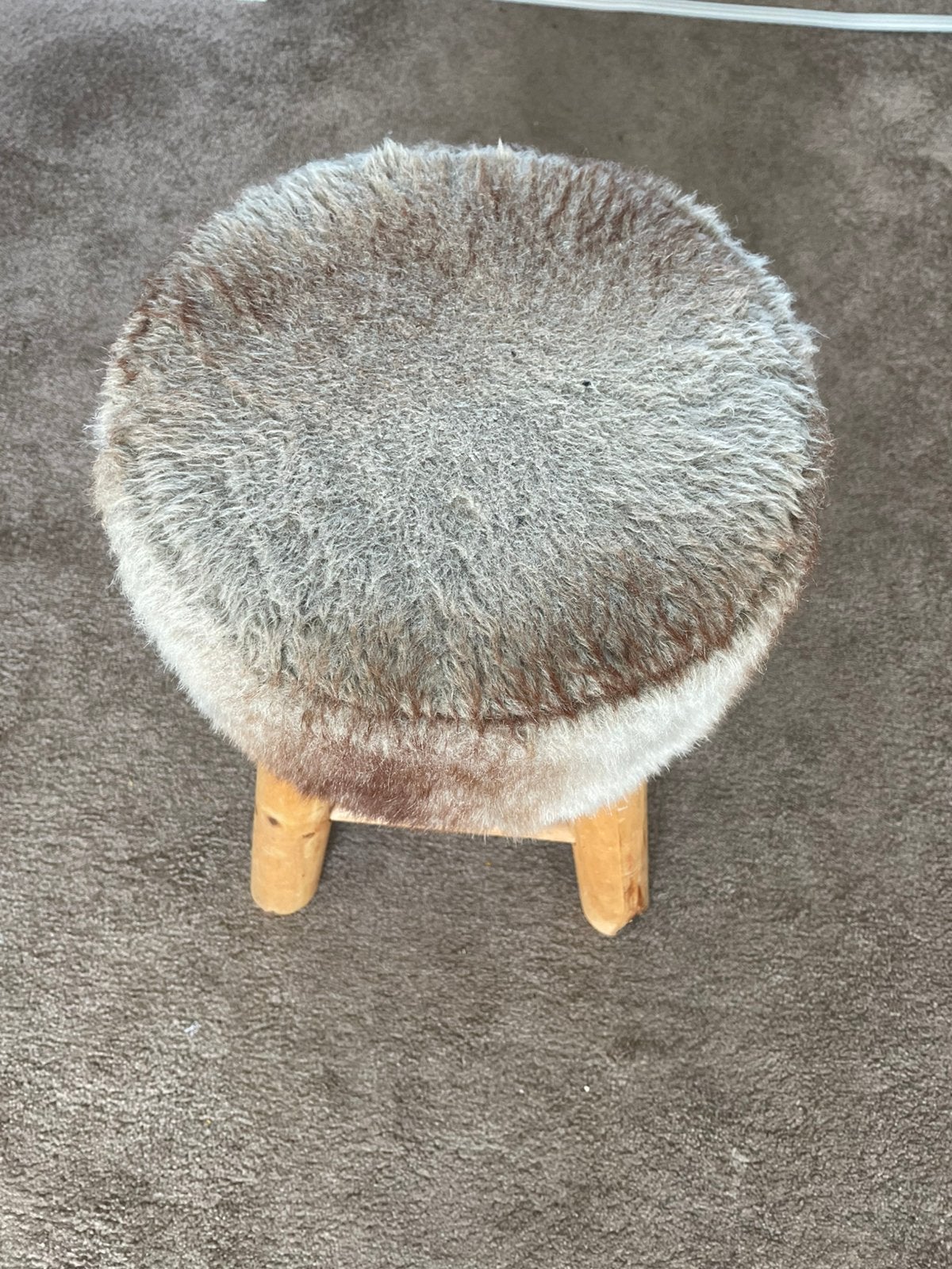 Houten Sierkrukje met nep dierenvachtje, Ophalen, Gebruikt, Hout