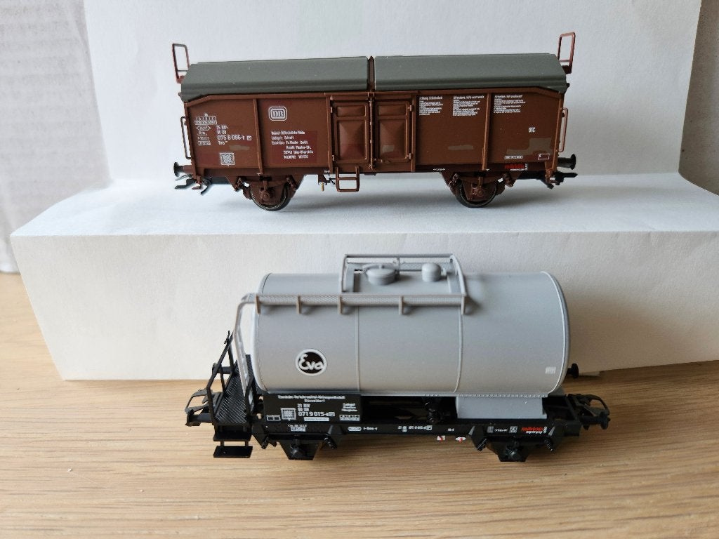 MARKLIN Insider Jaarwagens HO 48169 en 48170, Hobby en Vrije tijd, Wisselstroom, Ophalen of Verzenden, Märklin, Nieuw