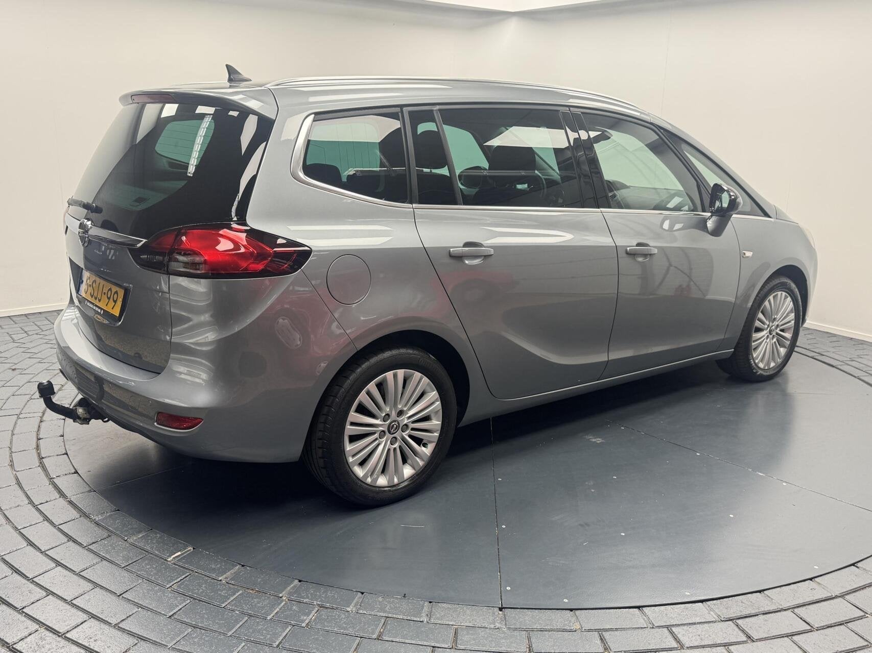 Opel Zafira Tourer 1.6i Cosmo Automaat-Trekhaak-Navigatie-Cr, Auto's, Opel, Euro 5, Stof, 4 cilinders, Met garantie (alle)