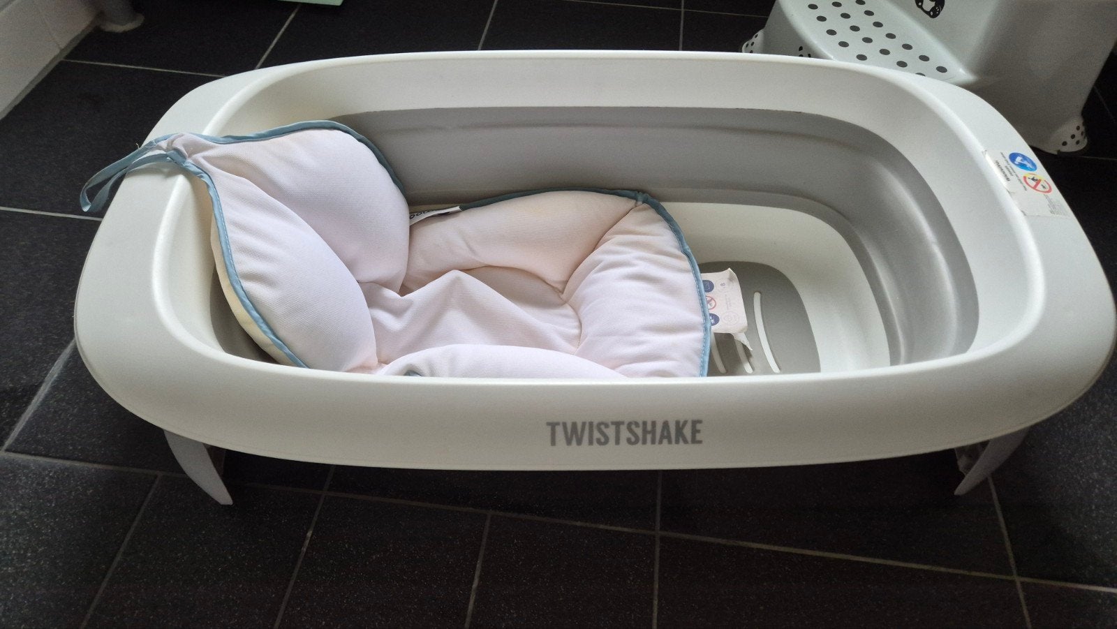 Opvouwbaar baby/peuter badje met badkussen Twistshake, Kinderen en Baby's, Badjes en Verzorging, Zo goed als nieuw, Badje, Overige merken