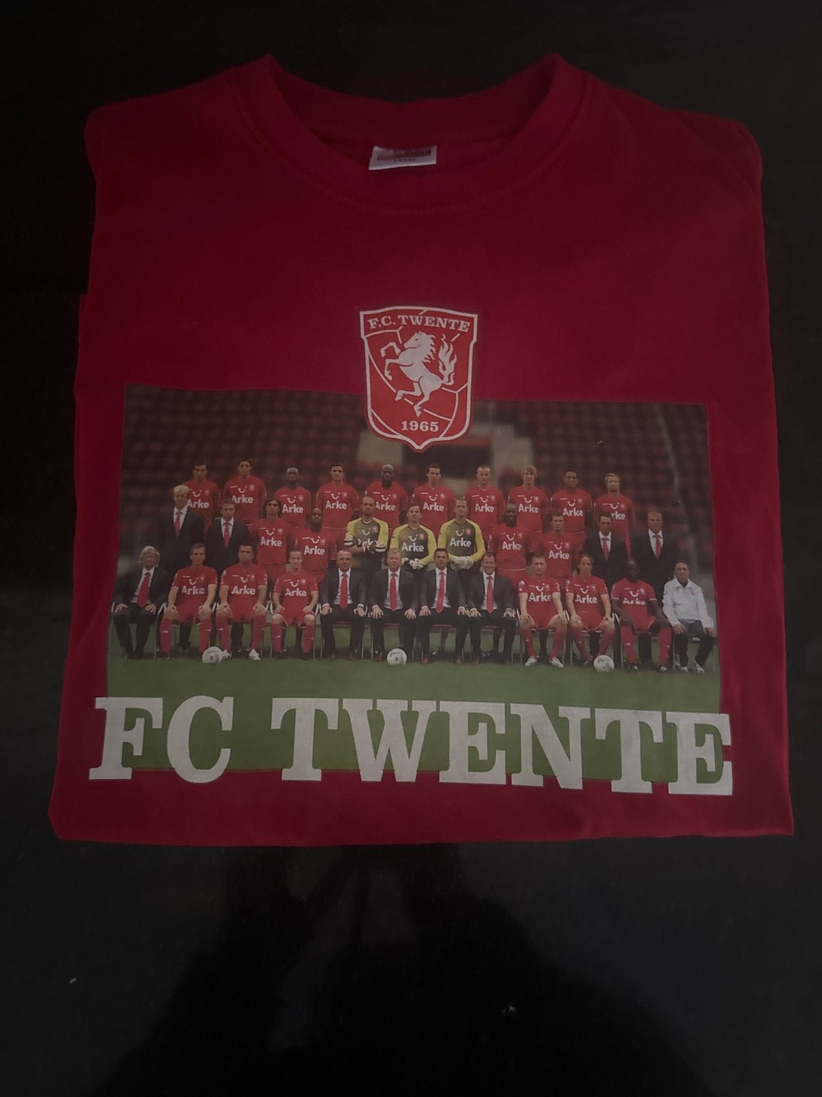 FC Twente T-shirt - Rood met teamfoto, Kleding | Heren, Ophalen of Verzenden, Gedragen, Overige maten, Rood