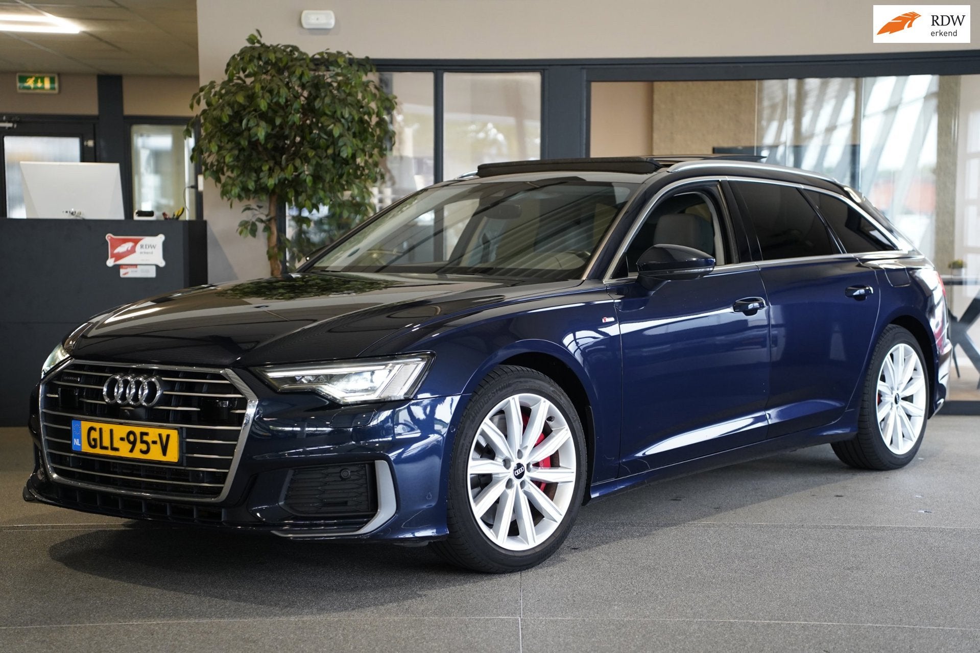 Audi A6 Avant 55 TFSI e quattro 367PK Pano Trek 360Cam Acc P, Auto's, Automaat, Dealer onderhouden, Gebruikt, Euro 6