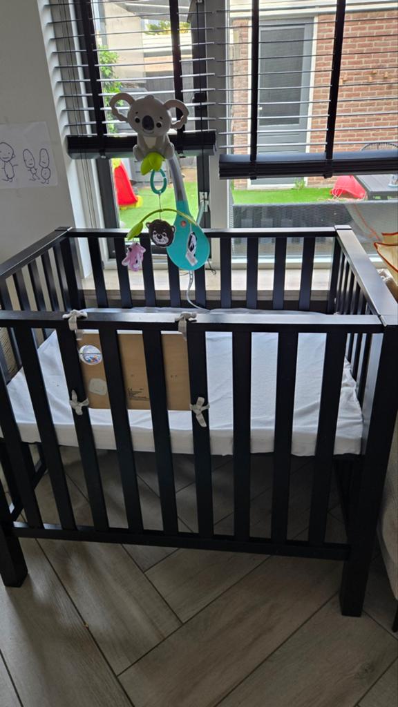 Zwarte box Europe Baby Casper met 2 boxkleden, Ophalen, Zo goed als nieuw, Vierkant, Boxkleed