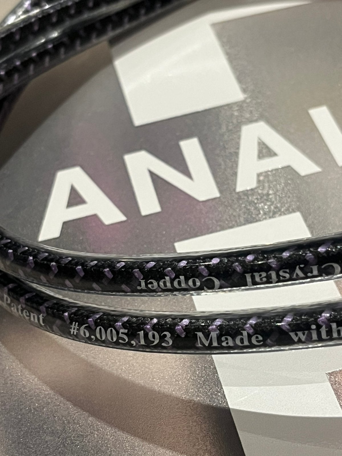Foto 4 van Analysis Plus Solo Crystal Oval RCA Interconnect - 2x 1m