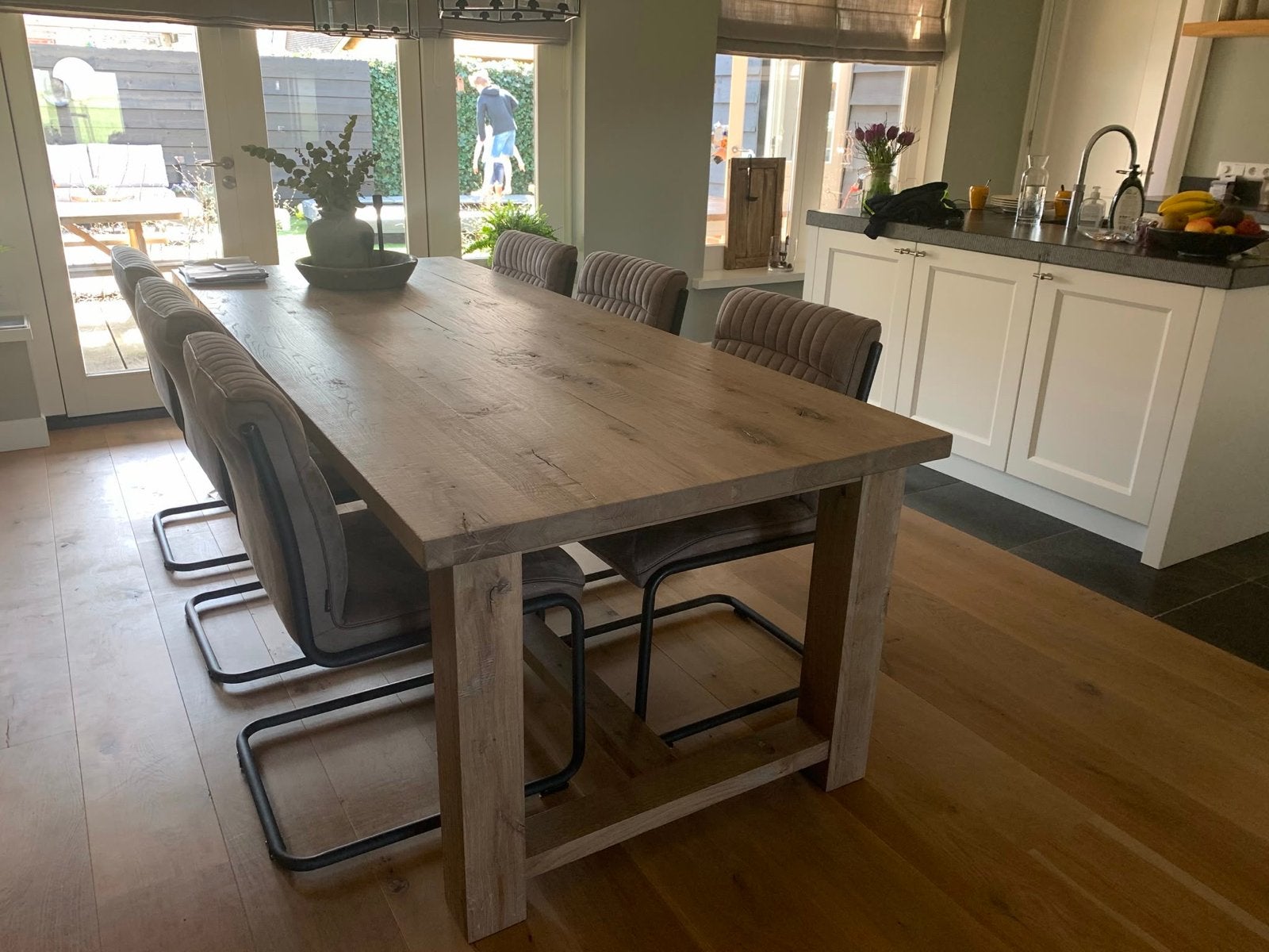 Robuuste eettafel van massief eikenhout, Huis en Inrichting, Tafels | Eettafels, Ophalen, Eikenhout, 50 tot 100 cm, Zo goed als nieuw