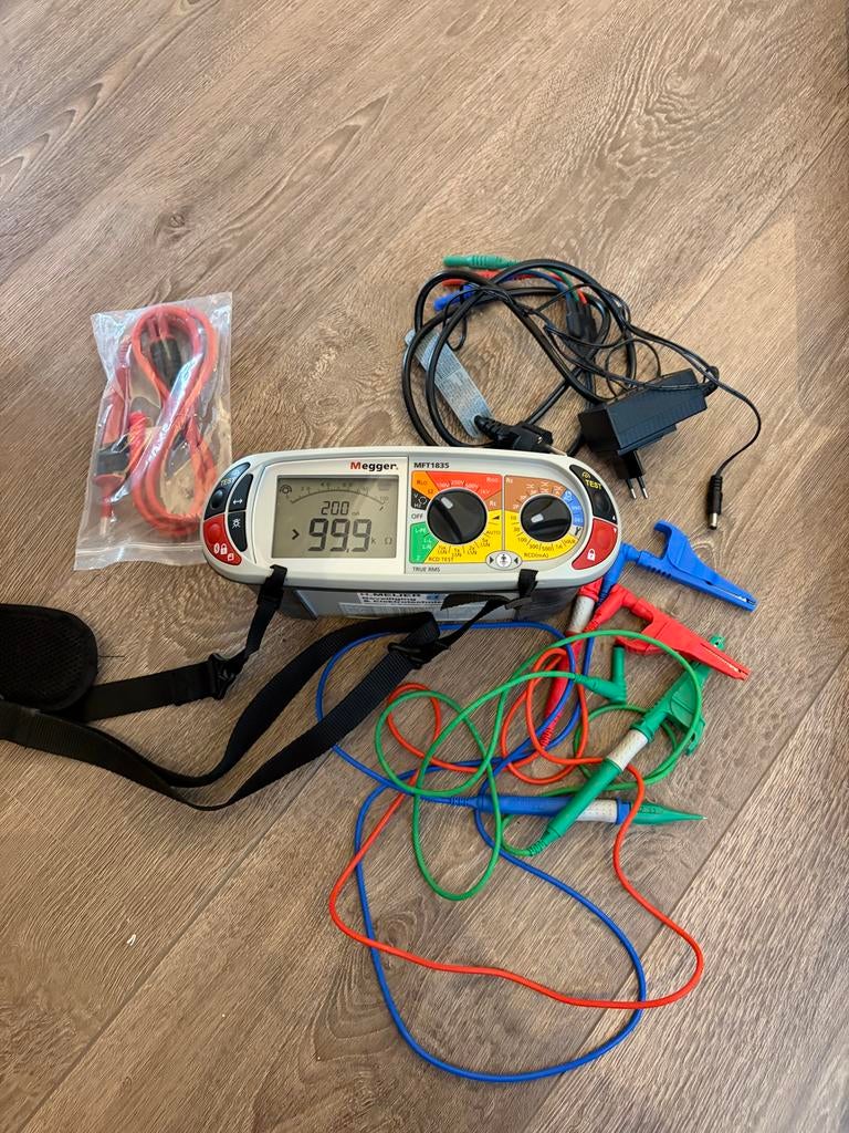 Megger MFT1835 Multifunction Tester - Zo goed als nieuw, Ophalen, Zo goed als nieuw, Multimeter
