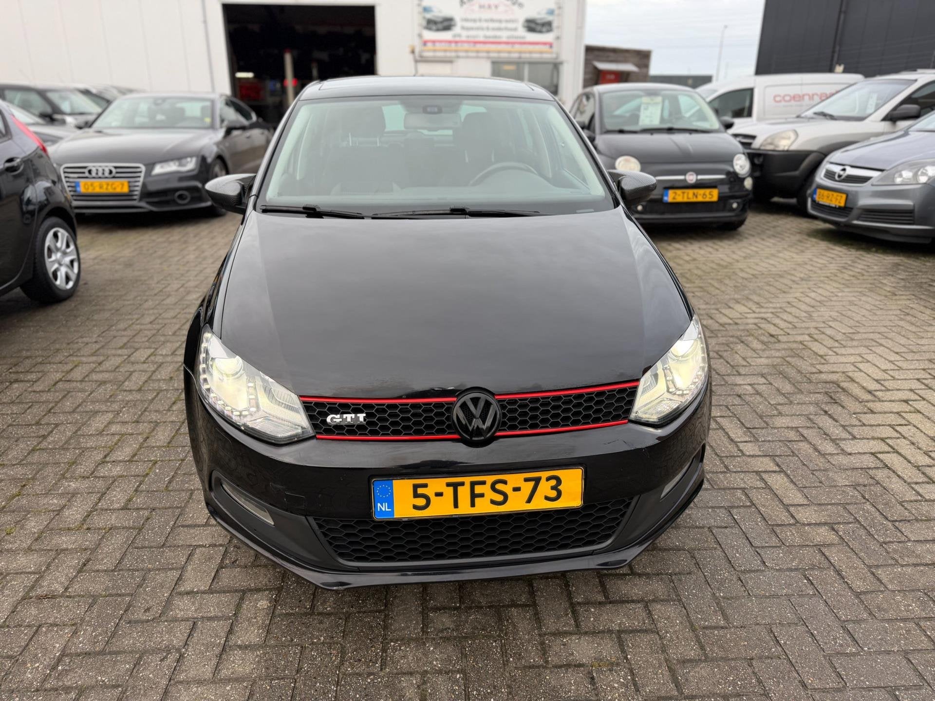 Volkswagen Polo 1.2 TSI R-Line Edition|Apk 10-2027, Auto's, Euro 5, 4 cilinders, Zwart, Bedrijf