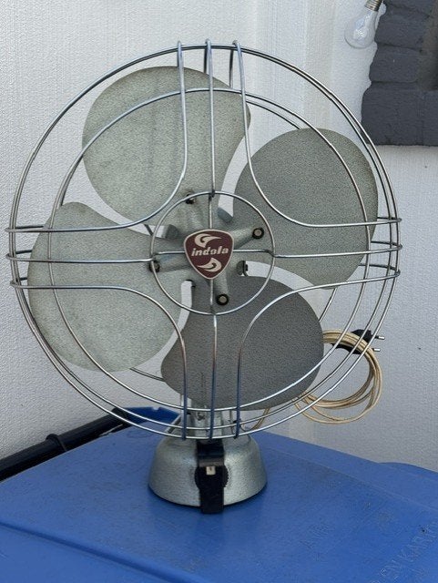 vintage grote ventilator Indola, Witgoed en Apparatuur, Ventilatoren, Ophalen, Gebruikt, Tafelventilator