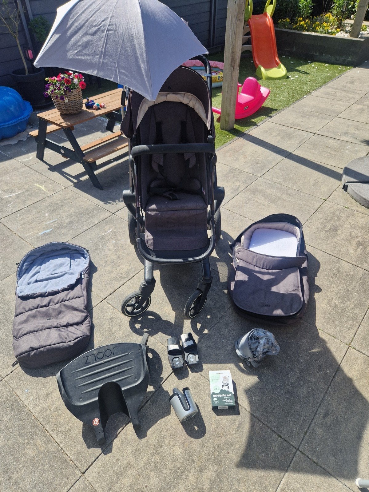Joolz Day+ in de kleur antraciet, Gebruikt, Verstelbare duwstang, Ophalen, Kinderwagen