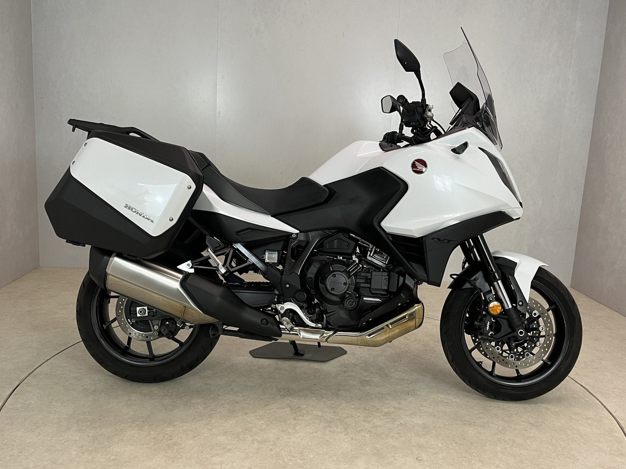 Honda NT 1100 DCT ABS (bj 2024), Cco@honda-eu.com, Stroombaan 4
1181 VX  Amstelveen, Honda Motor Europe Ltd, Bedrijf