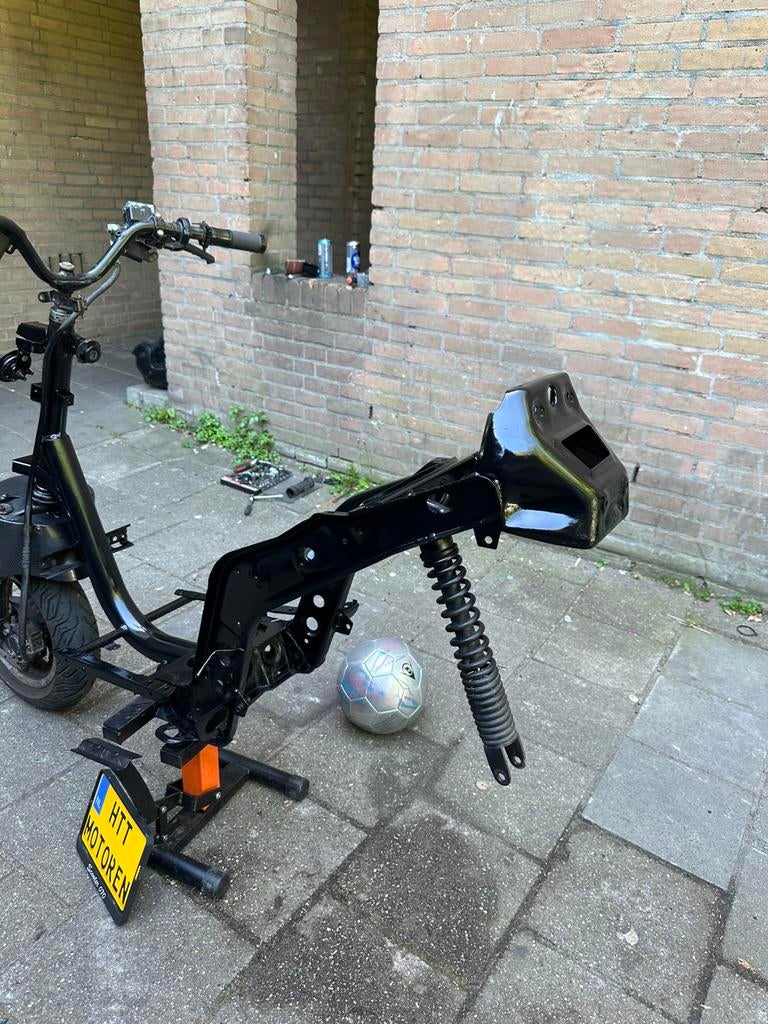 Zip brom frame, Fietsen en Brommers, Ophalen of Verzenden, Zo goed als nieuw, Overige modellen