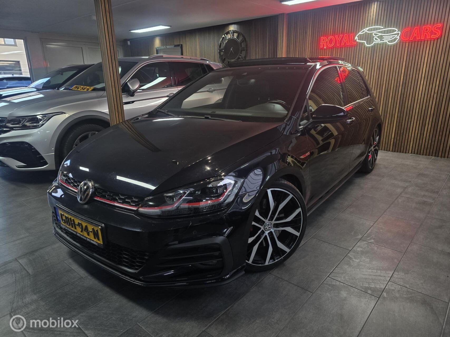Volkswagen Golf 2.0 TSI GTI Performance| Pano| Acc| Virtual, Gebruikt, Euro 6, 4 cilinders, Zwart
