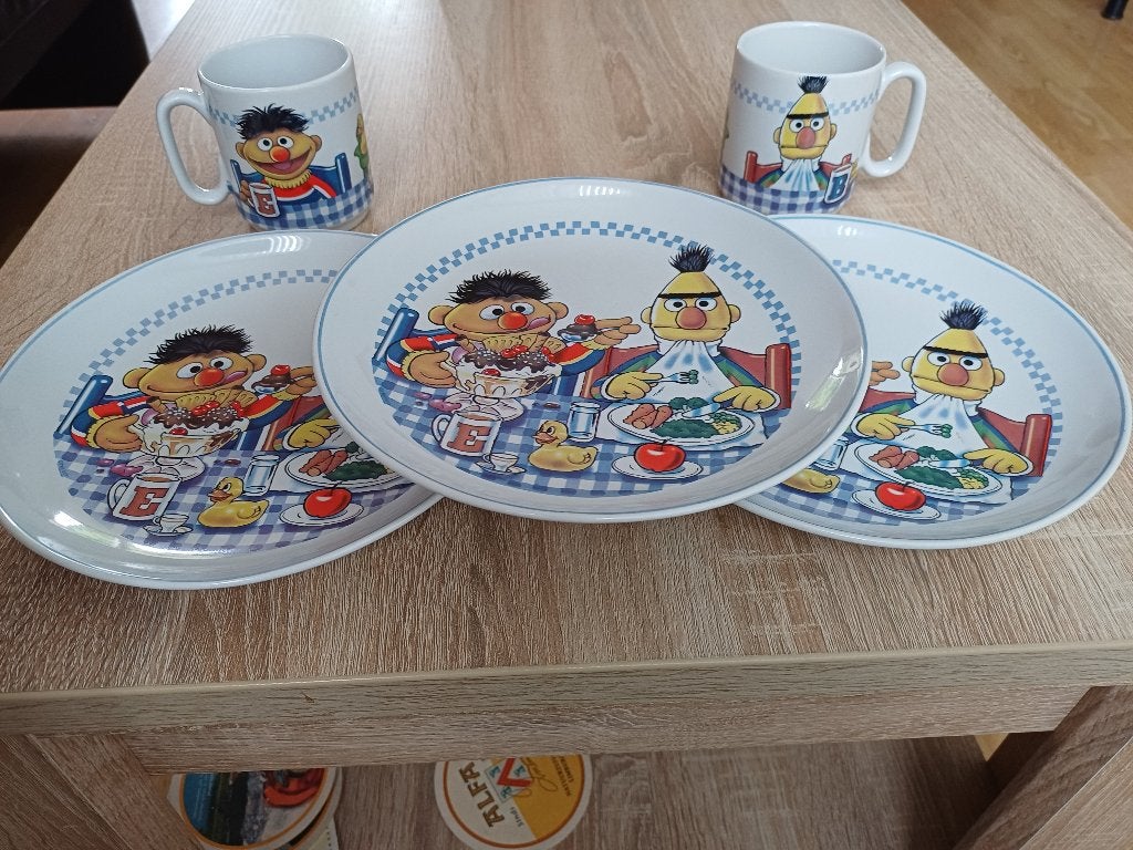 Erni en Bert, Huis en Inrichting, Keuken | Servies, Ophalen, Zo goed als nieuw, Bord(en), Overige stijlen