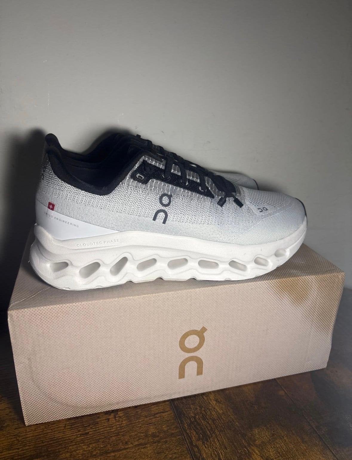 Witte On Cloud Hardloopschoenen - Maat 42, Ophalen of Verzenden, Wit, Sneakers of Gympen