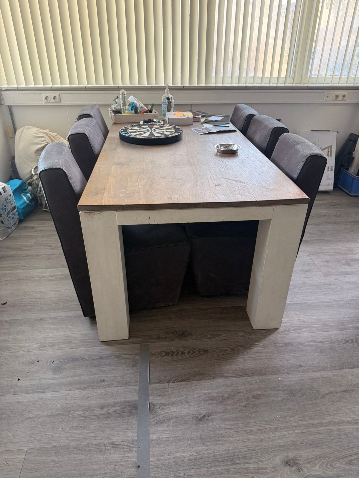 Eettafel en stoelen, Ophalen
