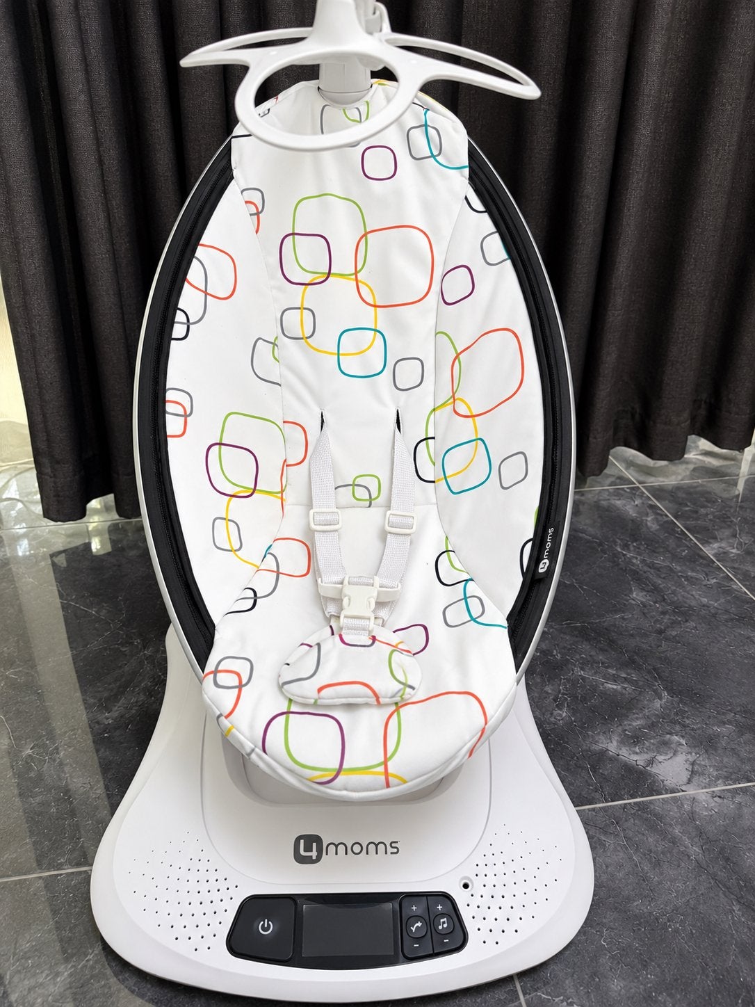 4moms mamaRoo 4 Wipstoel - Zo goed als nieuw, Wipstoel, Ophalen, Overige merken, Met gordel(s) of riempje(s)
