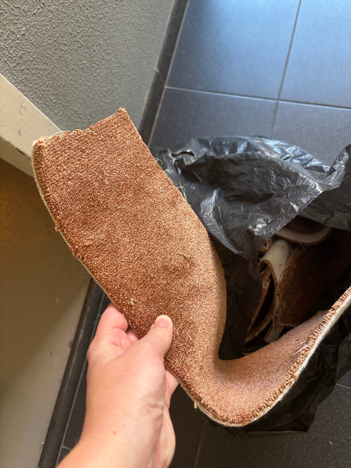 Gratis tas met koper/roest/oranje tapijtstukken, Ophalen, Minder dan 50 cm, Gebruikt, Oranje