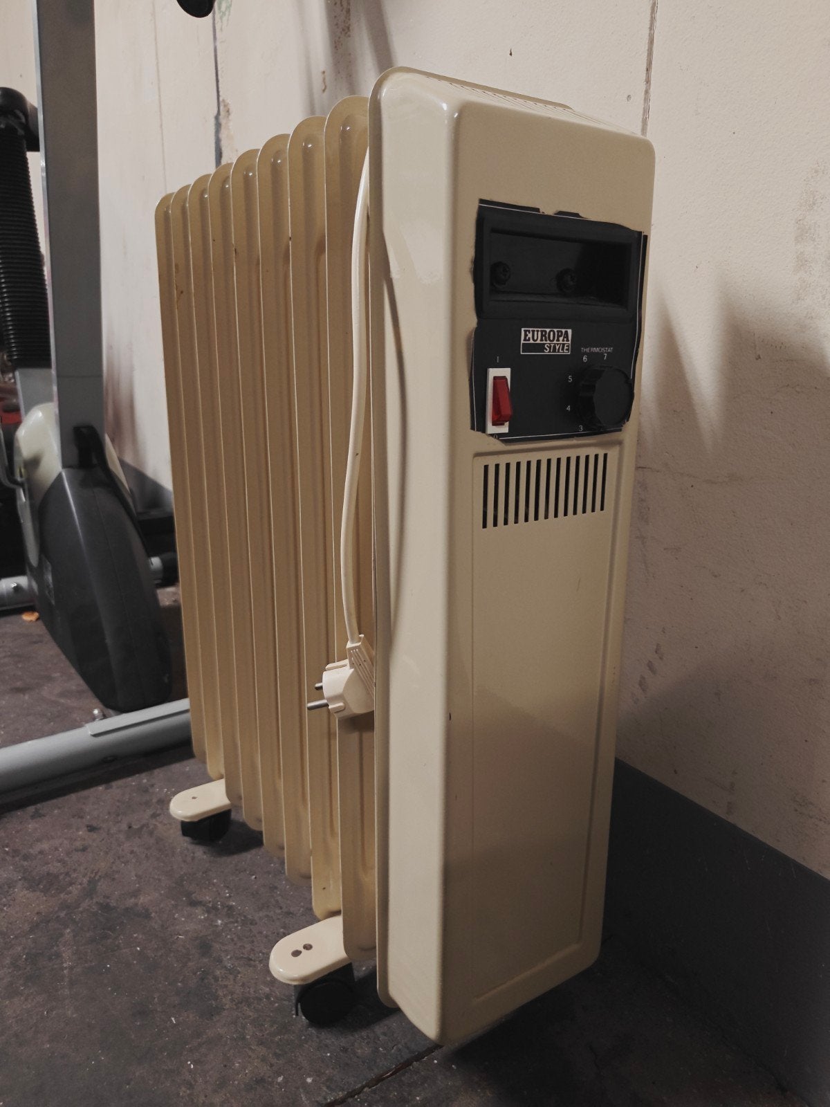 Europa Style Oliegevulde Radiator - Elektrische Kachel, Ophalen, Gebruikt, Radiator, Minder dan 60 cm