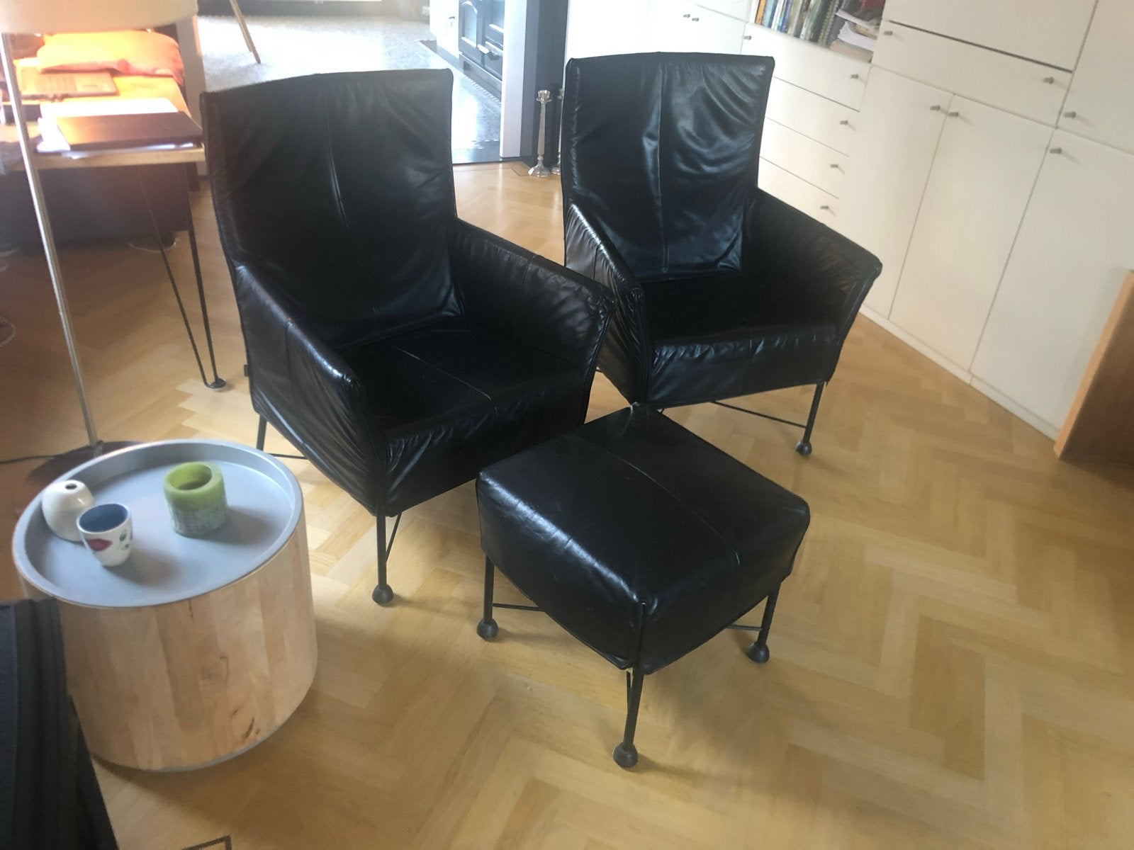 2 x Charley stoelen zwart met Hocker, Ophalen, Gebruikt, 50 tot 75 cm, Leer