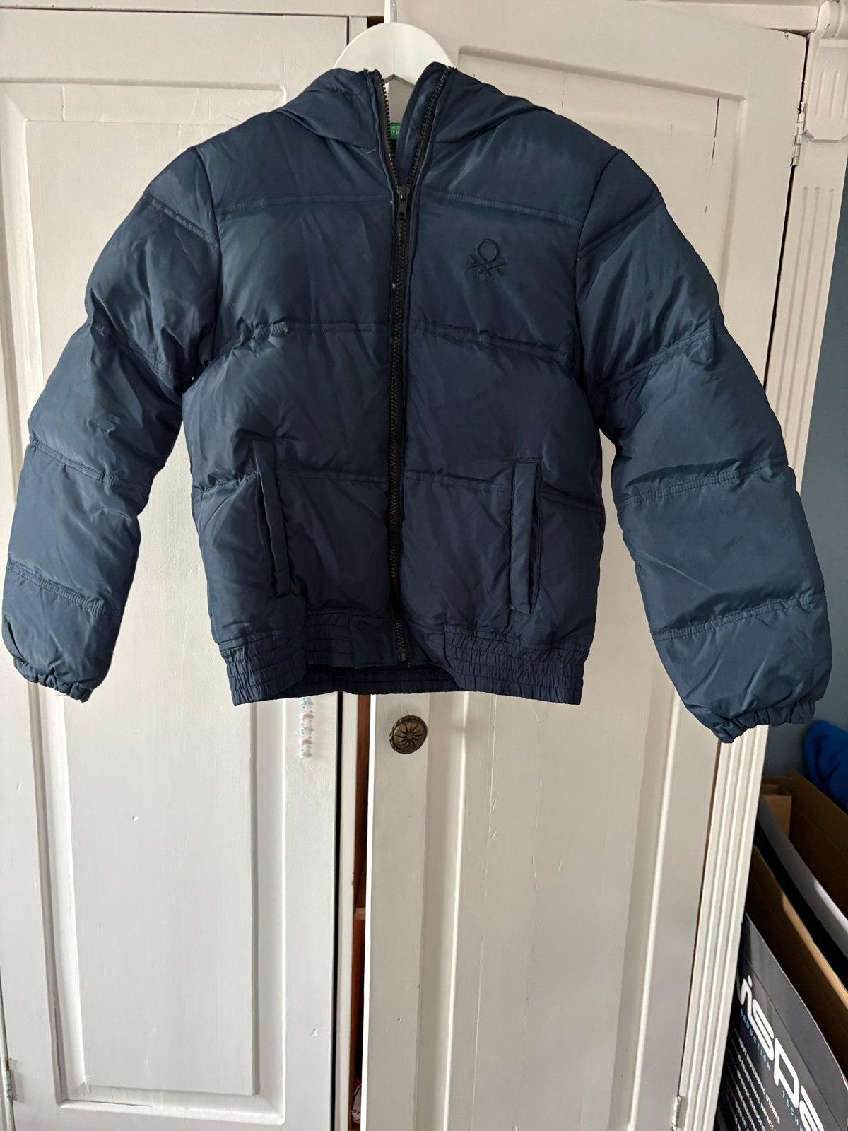Benetton winterjas maat 140 (8-9 jaar), Kinderen en Baby's, Ophalen of Verzenden, Zo goed als nieuw, Jongen of Meisje, Jas