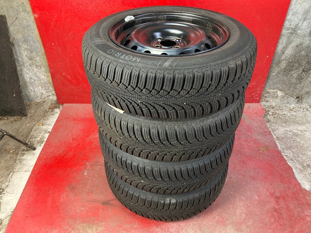 Winterbanden Renault Clio 2019 t/m 2025 185/65R15, Auto-onderdelen, Gebruikt, 15 inch, ., Banden en Velgen