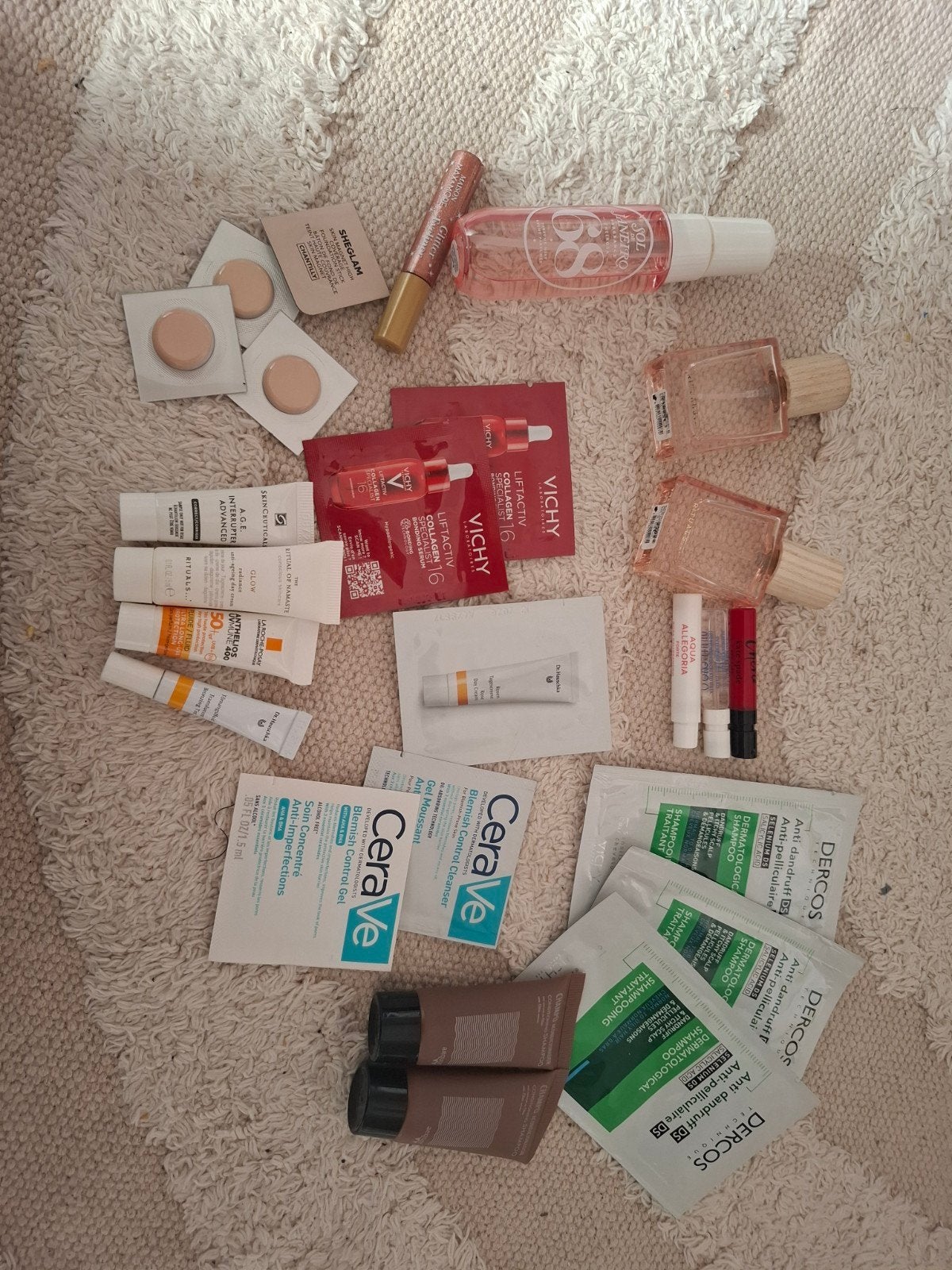 Sample/testers skincare, makeup & parfum, Ophalen of Verzenden, Nieuw, Gehele gezicht