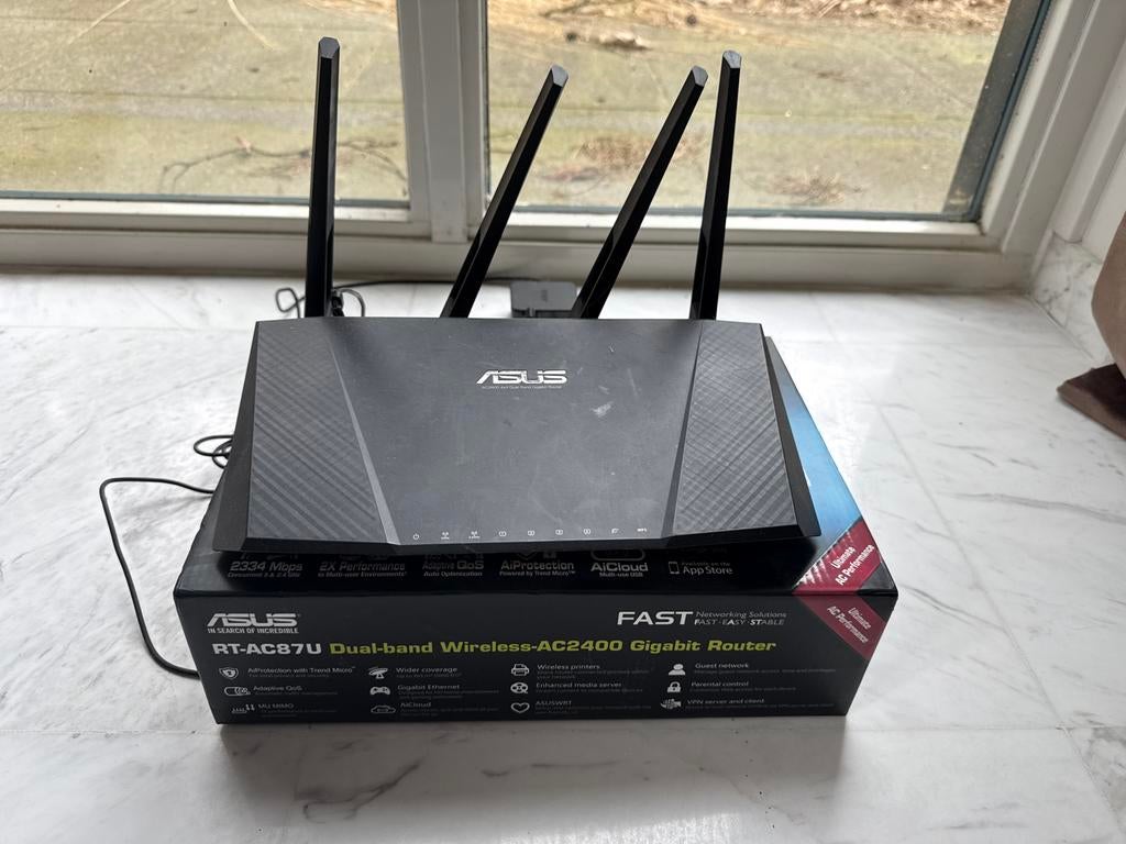 ASUS RT-AC87U Dual-band Wireless-AC2400 Gigabit Router, Computers en Software, Routers en Modems, Ophalen, Gebruikt, Router