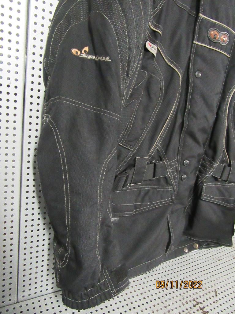 Spool Motorjas motorjack zwart met reflectie maat = M., Motoren, Overige merken, Jas | textiel, Ophalen of Verzenden, SPOOL