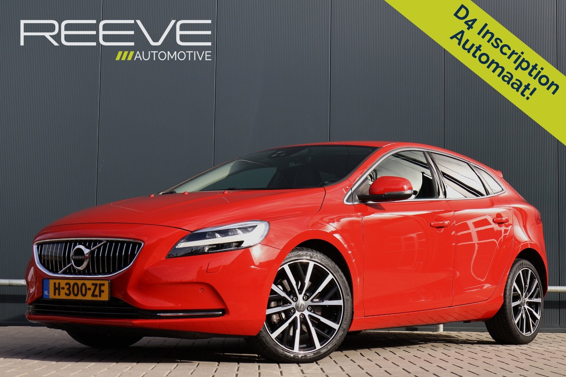Volvo V40 2.0 D4 Inscription Automaat 190pk | Leer | Stoelve, Gebruikt, Leder, 154 €/maand, 1386 kg