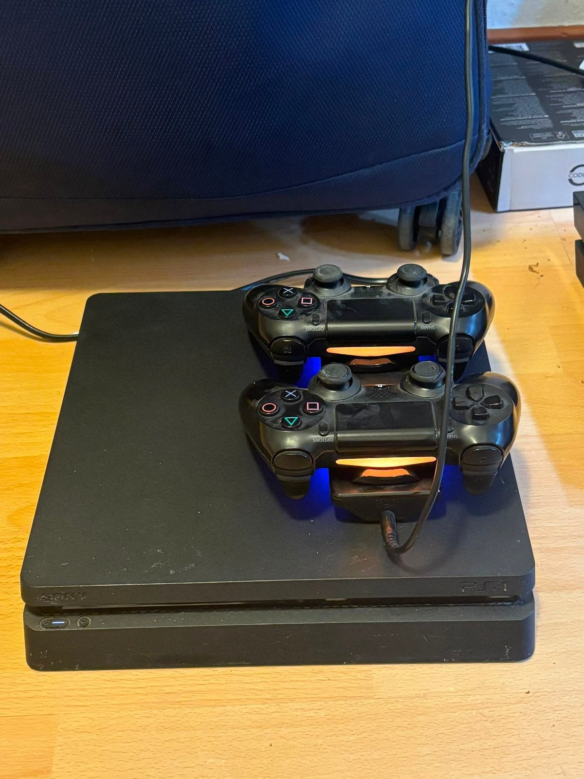 Playstation 4, Spelcomputers en Games, Spelcomputers | Sony PlayStation 4, Ophalen of Verzenden, Zo goed als nieuw, Met 1 controller