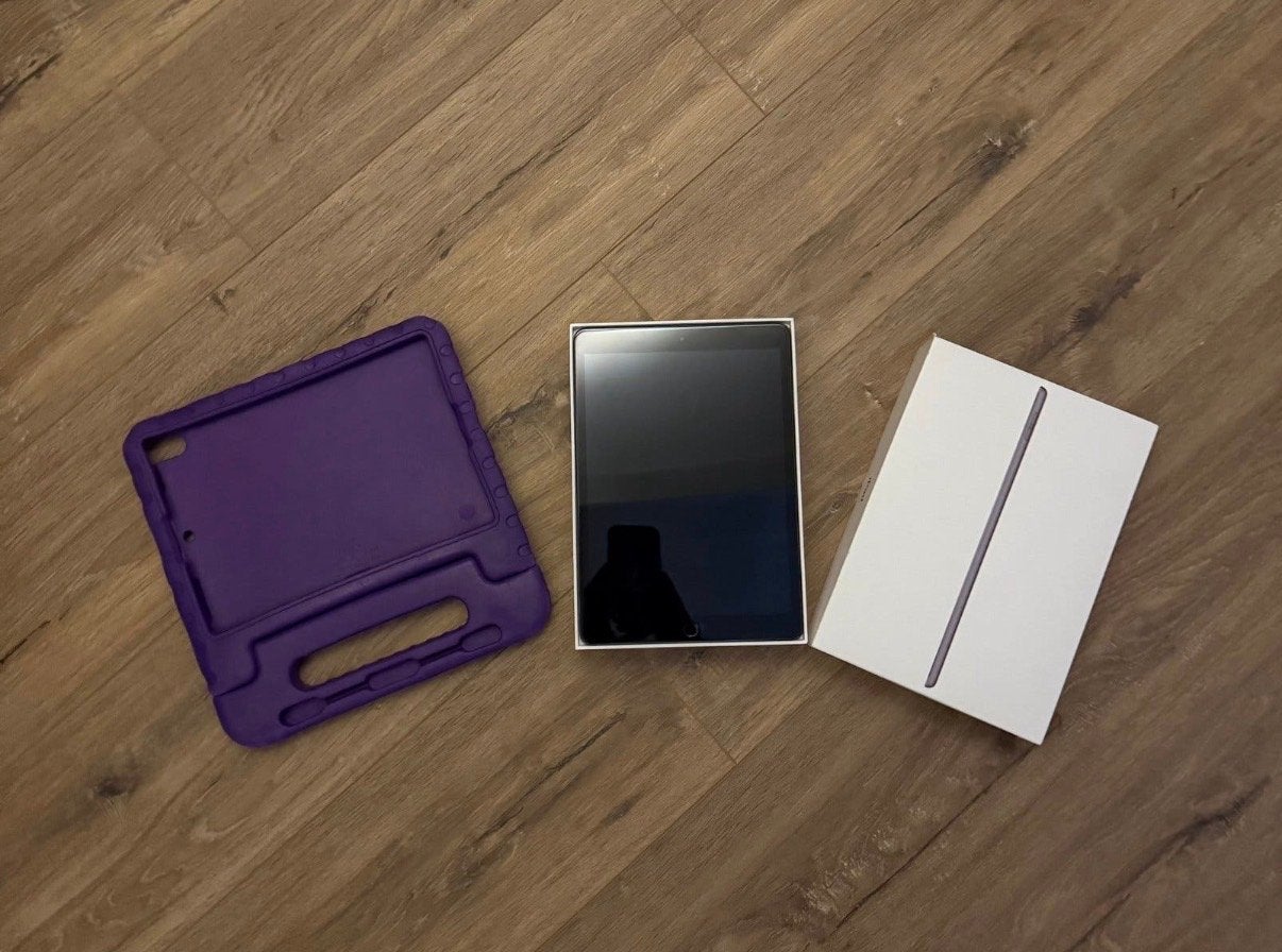 iPad 8e generatie 128GB met doos, oplader en accessoires, Computers en Software, Apple iPads, Gebruikt, Apple iPad, 10 inch, 128 GB