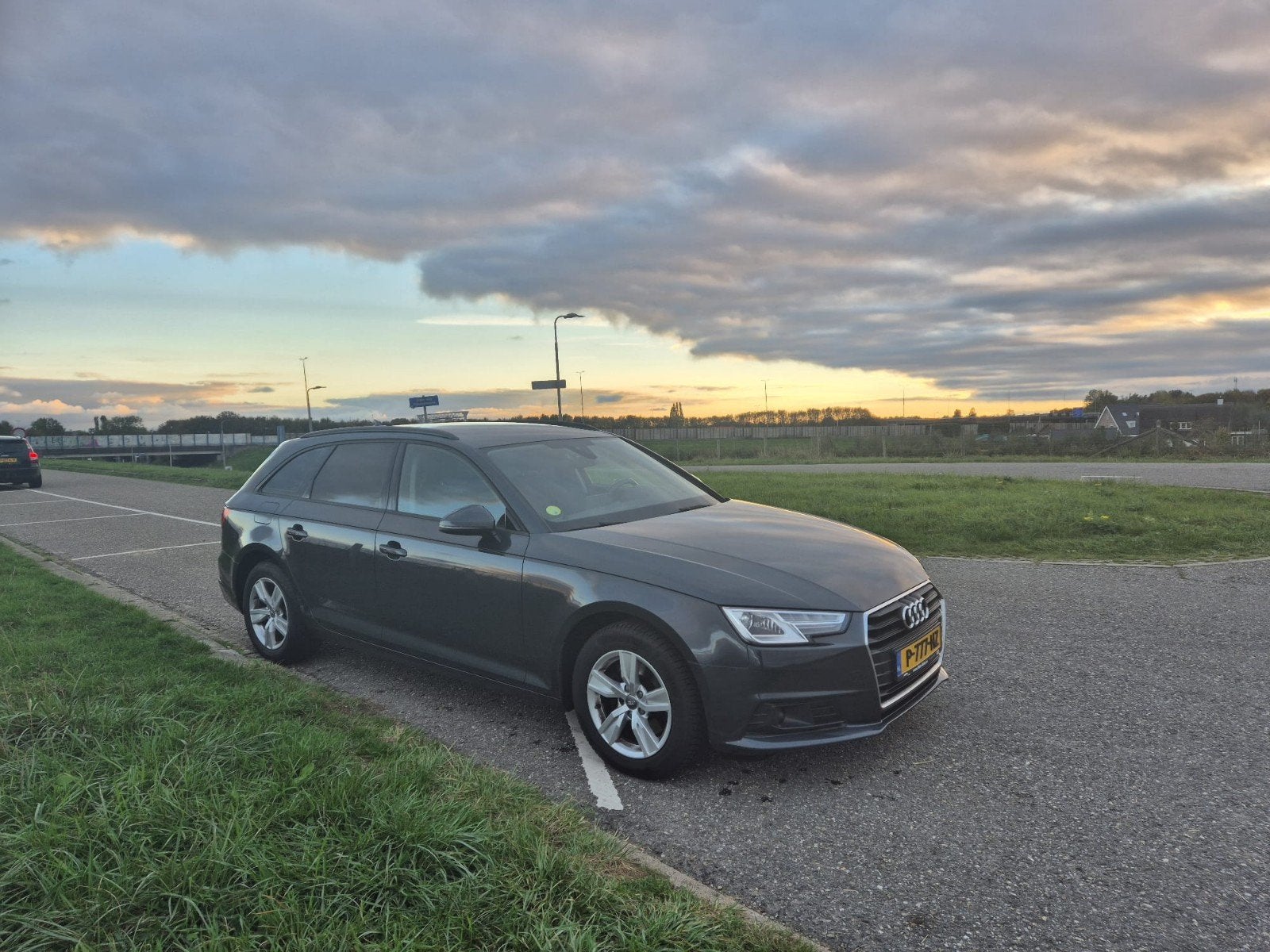 Audi A4 35 TDI 150pk S Tronic 2019 Grijs, Auto's, Bluetooth, Stof, 4 cilinders, A4