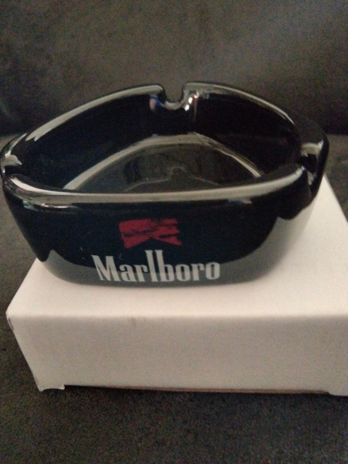 Marlboro asbak - Zwart keramiek, Verzamelen, Ophalen of Verzenden, Nieuw