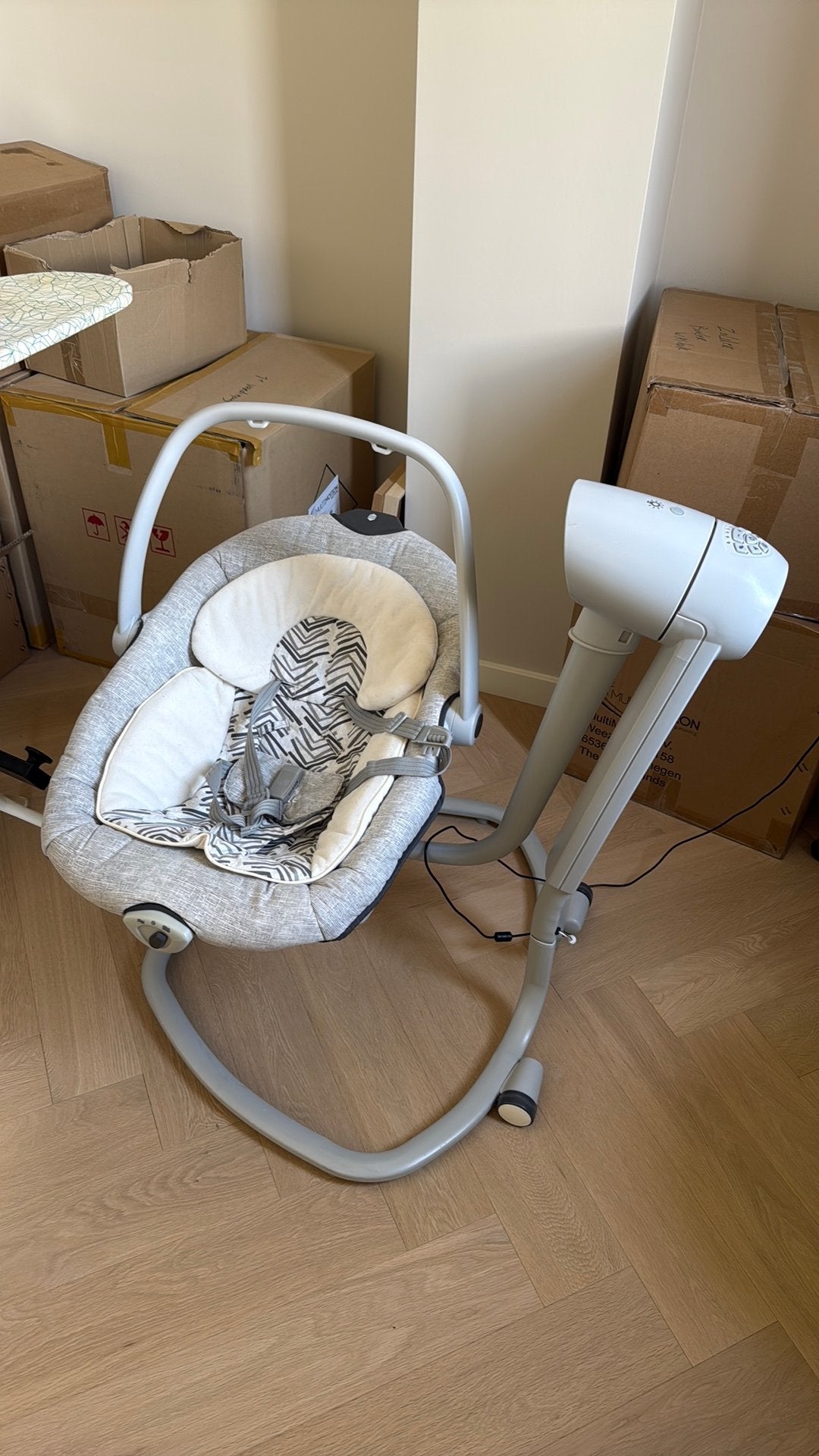 Joie schommelstoel elektriche swing, Ophalen, Zo goed als nieuw