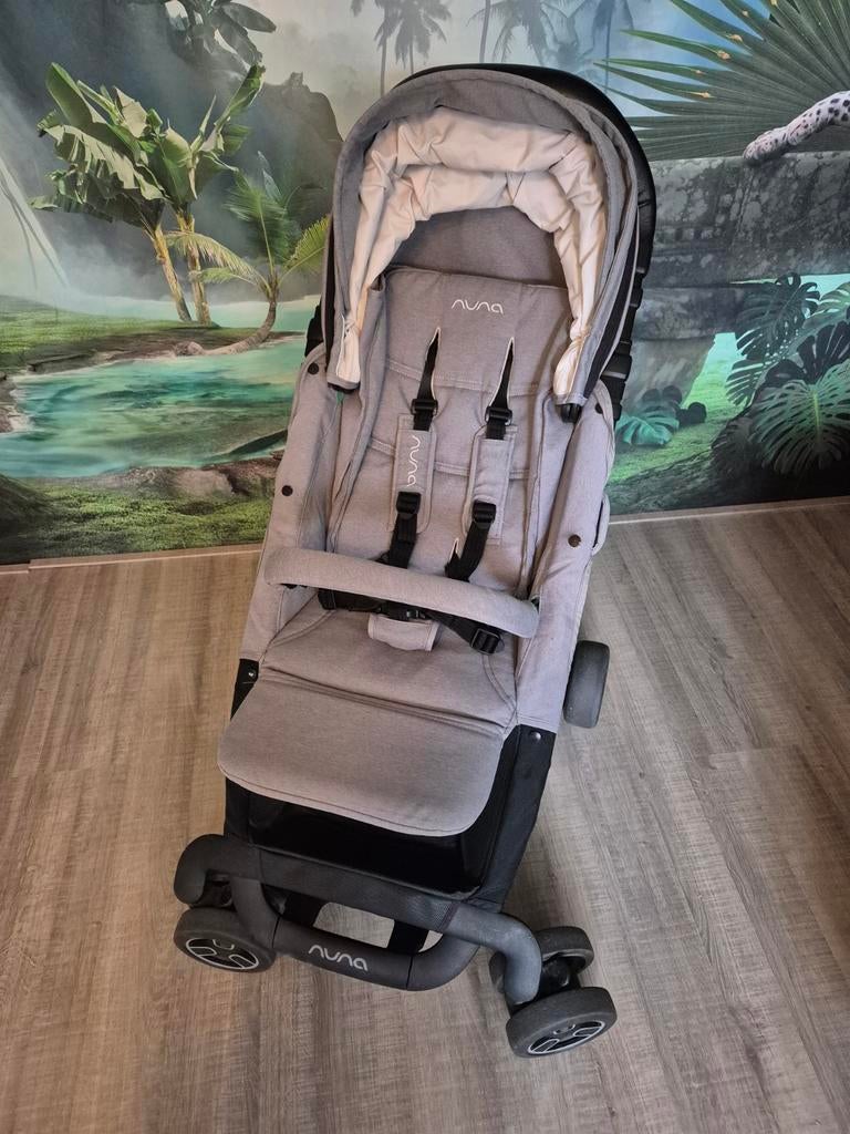 Nuna buggy/ wandelwagen, Kinderen en Baby's, Buggy's, Ophalen of Verzenden, Gebruikt, Regenhoes